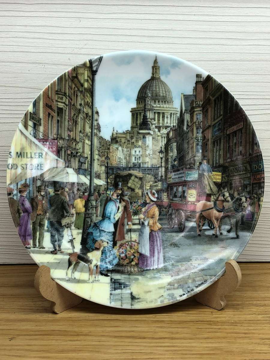 Davenport Pottery "The Flower Seller" Display Plate No 6152C - Cries of London series