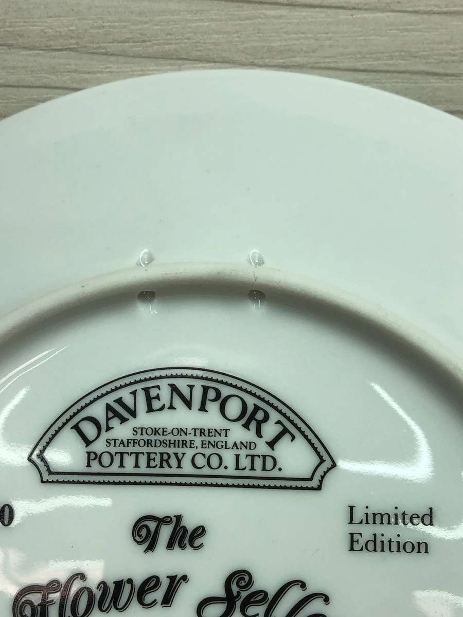 Davenport Pottery "The Flower Seller" Display Plate No 6152C - Cries of London series