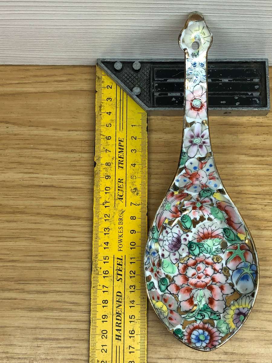 Antique Chinese Mille Fleur porcelain serving spoon - Qianlong Emperor era markings