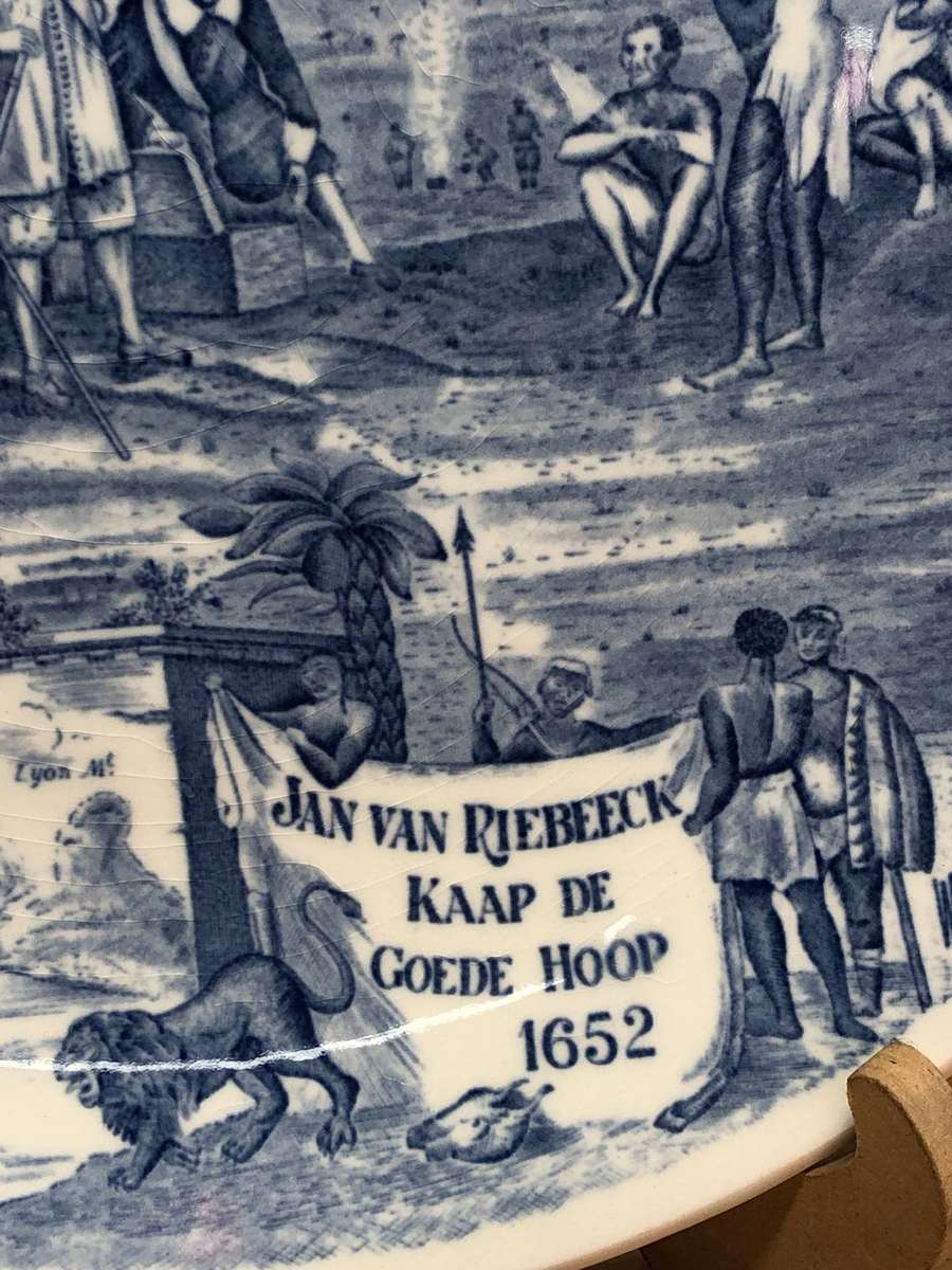 Wedgwood tercentenary of the landing of Jan van Riebeeck in the Cape 1652 - commemorative Plate