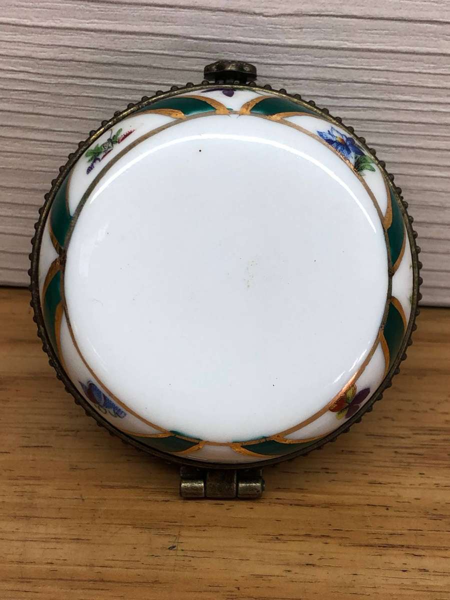 Limoges decorative porcelain opening trinket / ring holder /No 2 - hand painted
