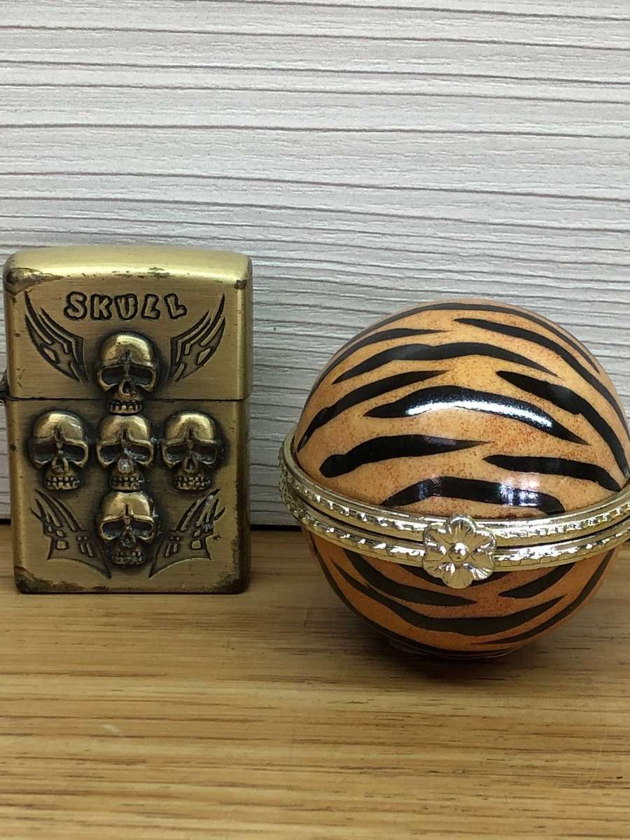 Limoges decorative porcelain opening trinket / ring holder - hand painted