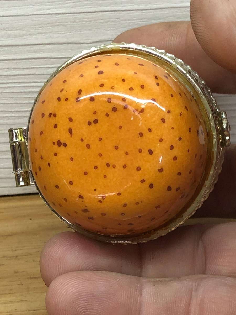 Limoges decorative porcelain opening trinket / ring holder - hand painted