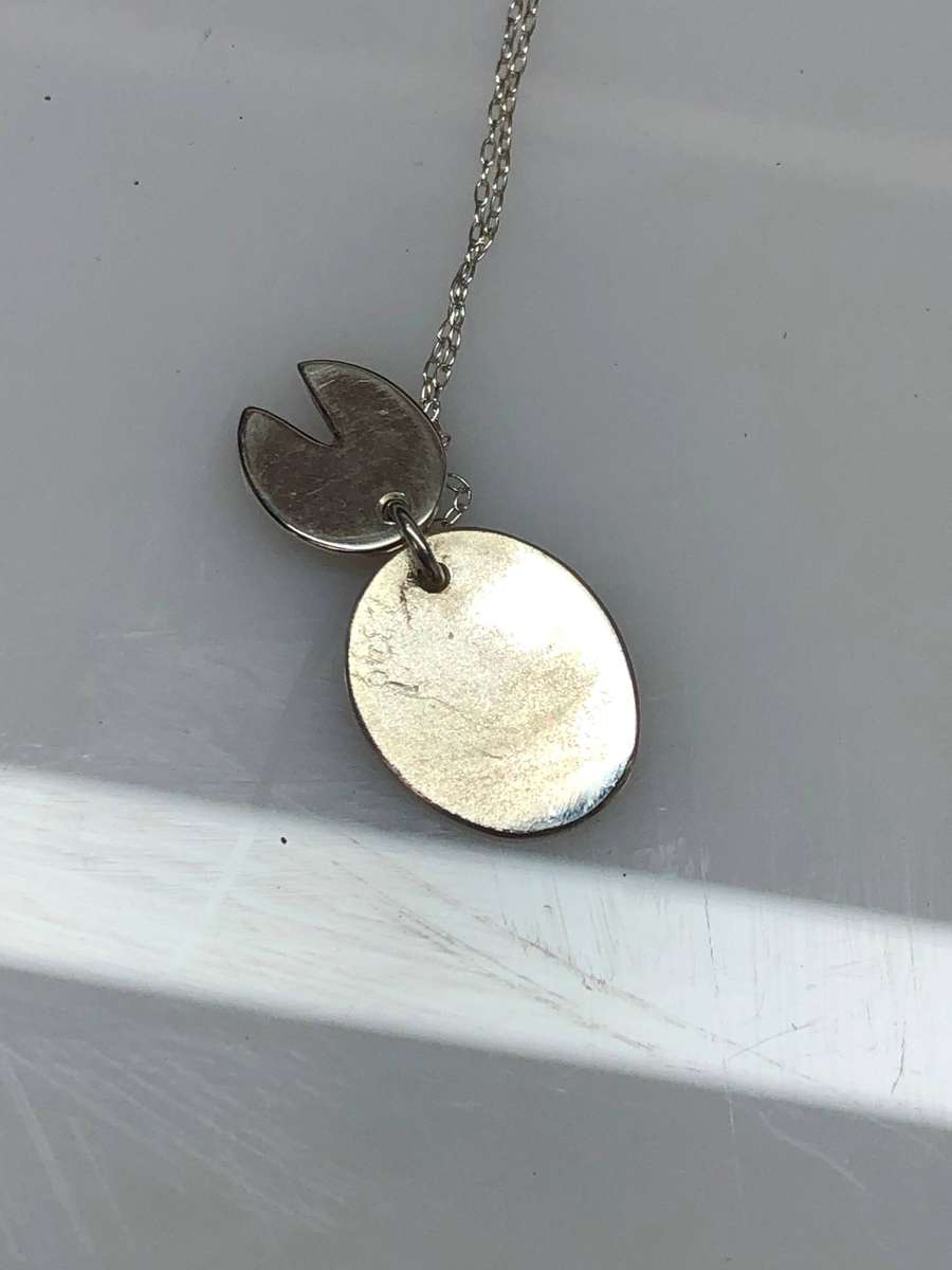 Lovely 925 marked Italian silver fine neck chain with 2 pendants - 2.6g