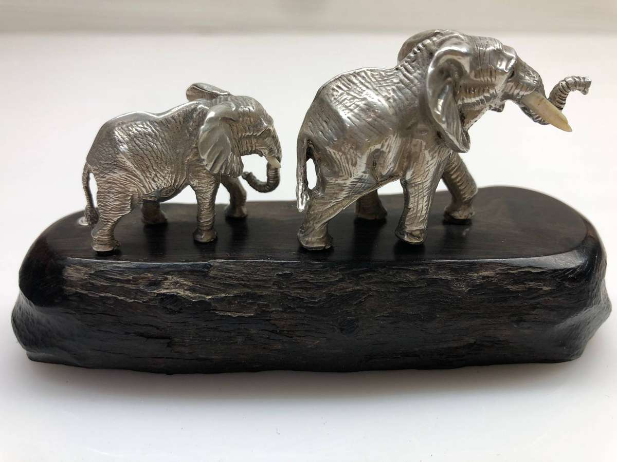 Patrick Mavros (1954 -) solid Sterling Silver Elephant sculpture 20th C Zimbabwe - 90g