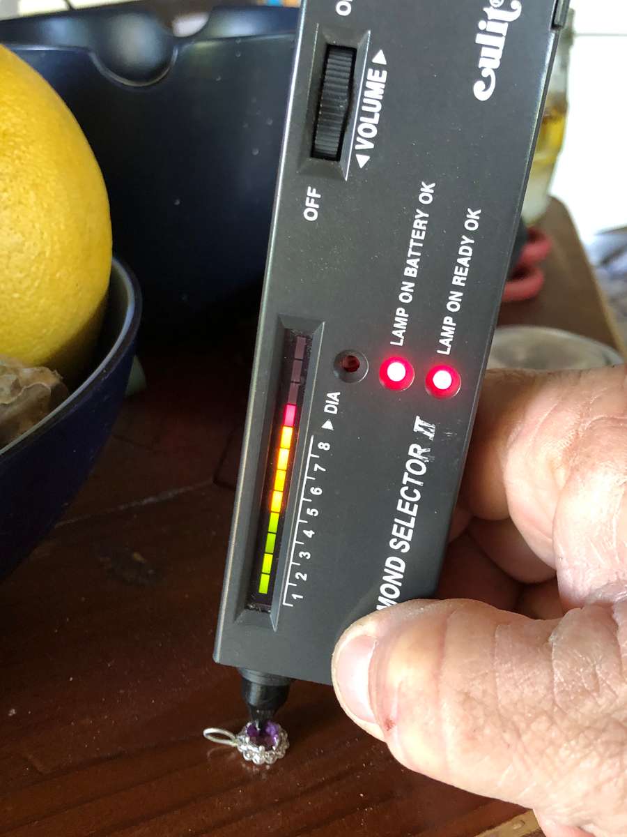 Gorgeous Sterling silver and Amethyst pendant - 1.3g