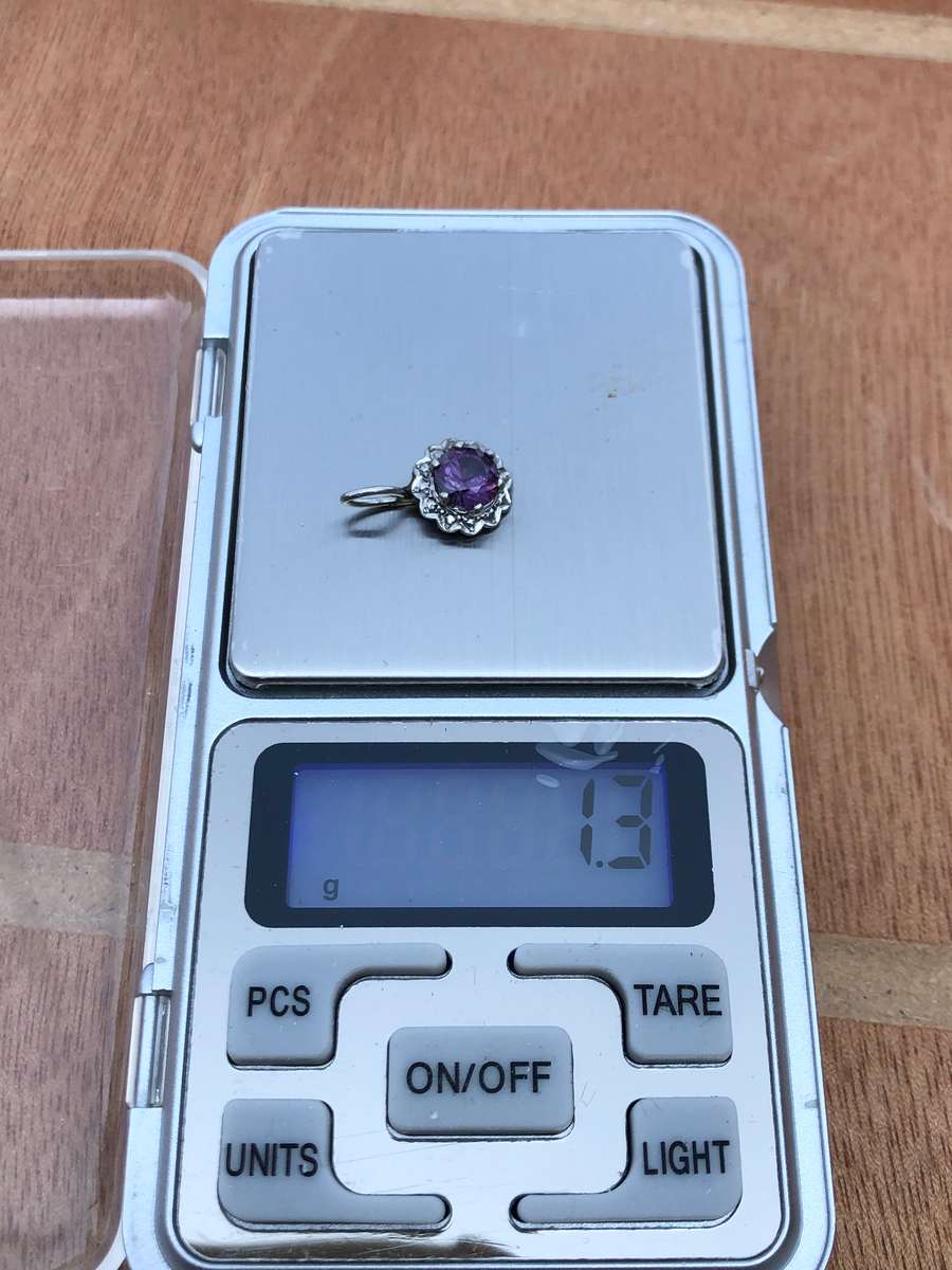 Gorgeous Sterling silver and Amethyst pendant - 1.3g