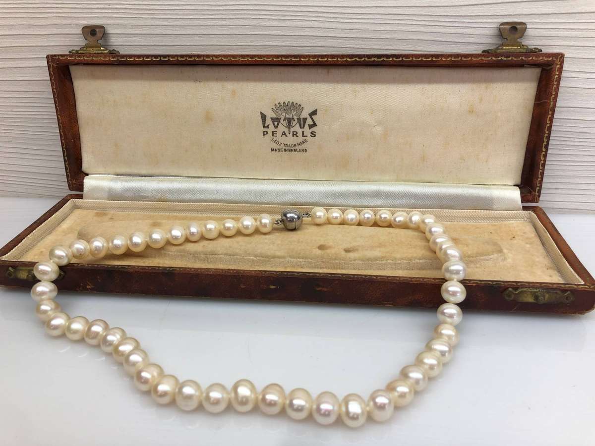 BEAUTIFUL LOTUS FRESH WATER PEARL NECKLACE WITH A MAGNETIC STERLING SILVER CLASP - BOXED