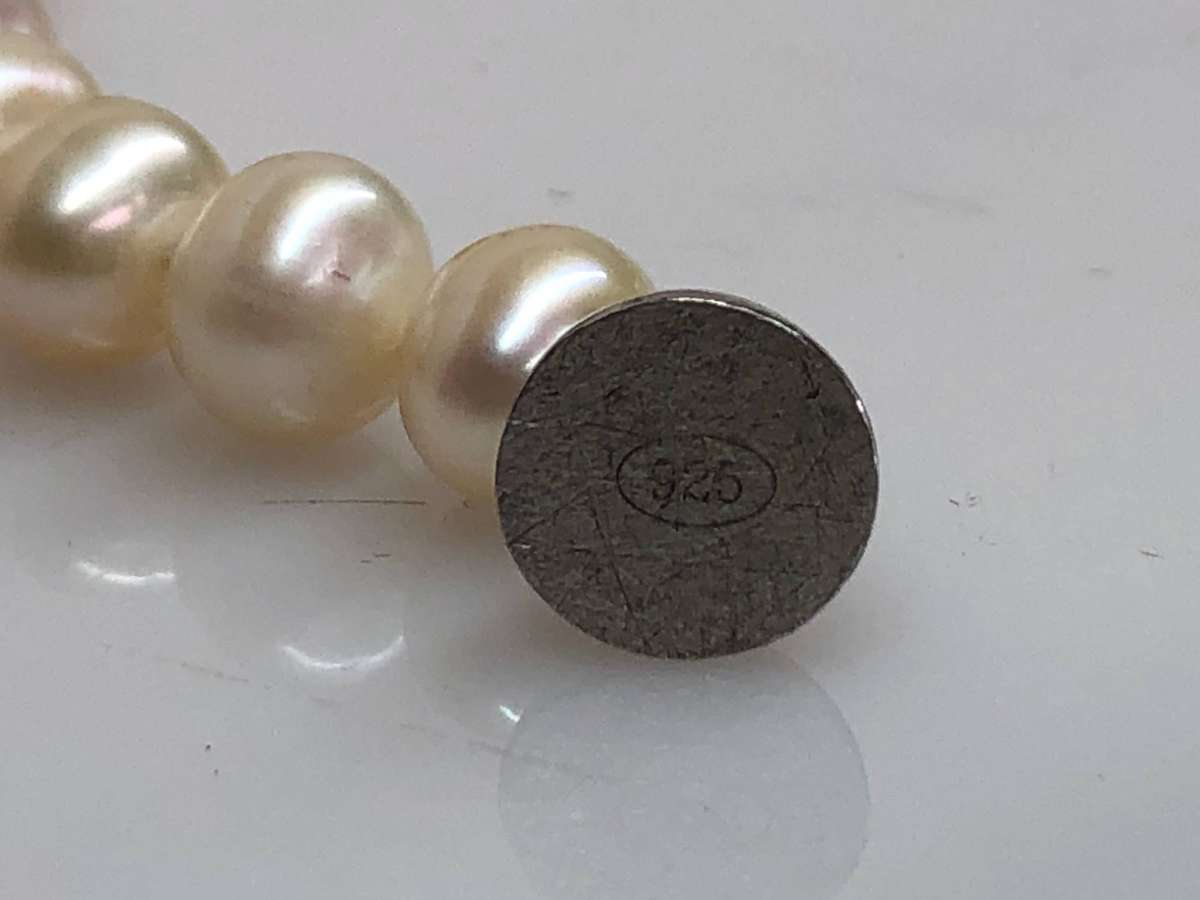 BEAUTIFUL LOTUS FRESH WATER PEARL NECKLACE WITH A MAGNETIC STERLING SILVER CLASP - BOXED