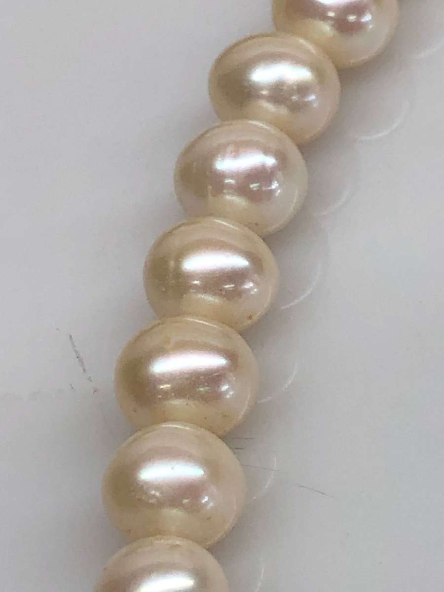 BEAUTIFUL LOTUS FRESH WATER PEARL NECKLACE WITH A MAGNETIC STERLING SILVER CLASP - BOXED