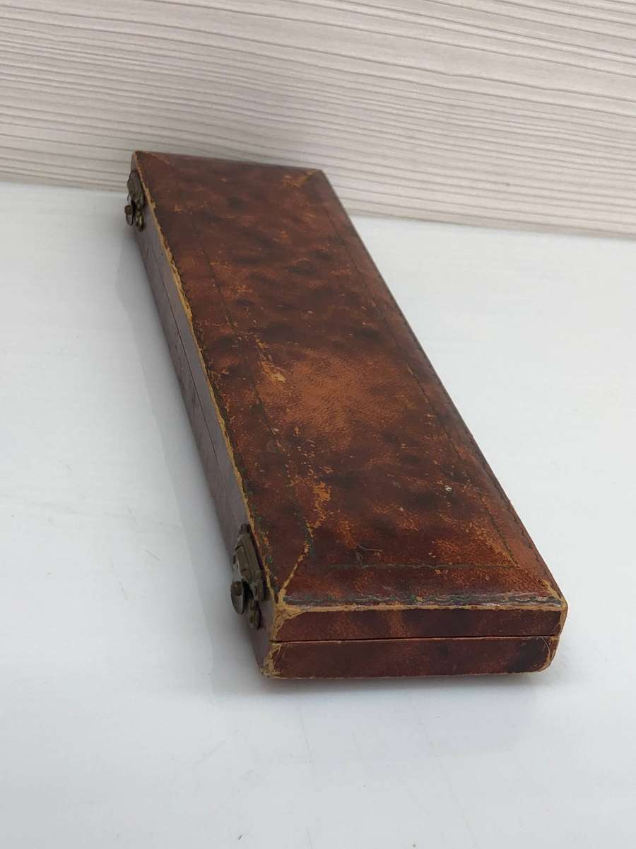 BEAUTIFUL LOTUS FRESH WATER PEARL NECKLACE WITH A MAGNETIC STERLING SILVER CLASP - BOXED