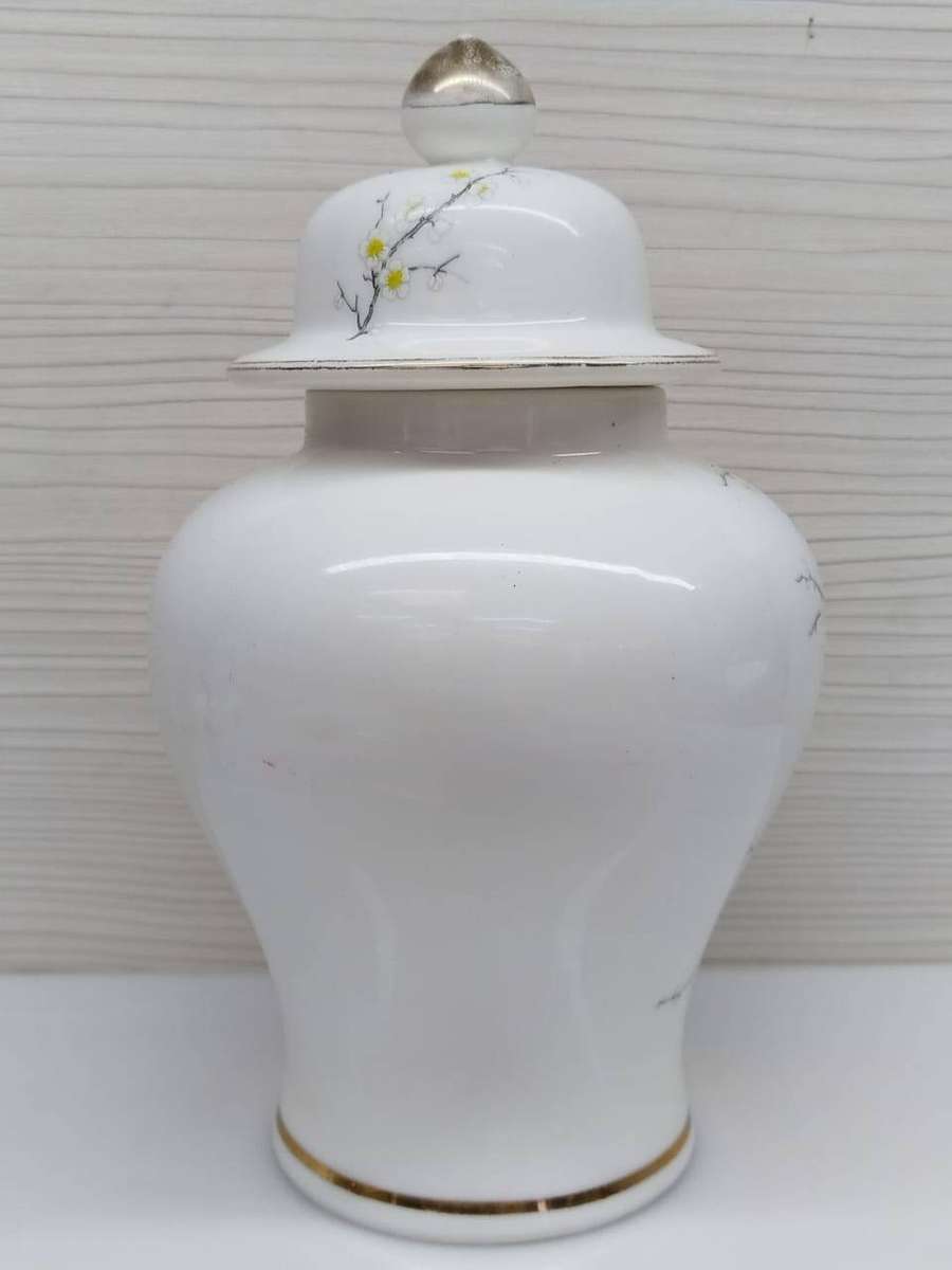 Japanese lidded porcelain urn with transfer by JAY fine china