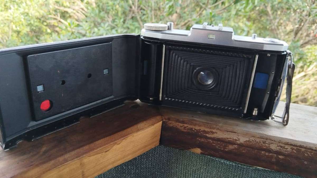 Vintage Zeiss Ikon Nettar 517/2 Folding Camera (6x9 Medium Format, 120 Film)