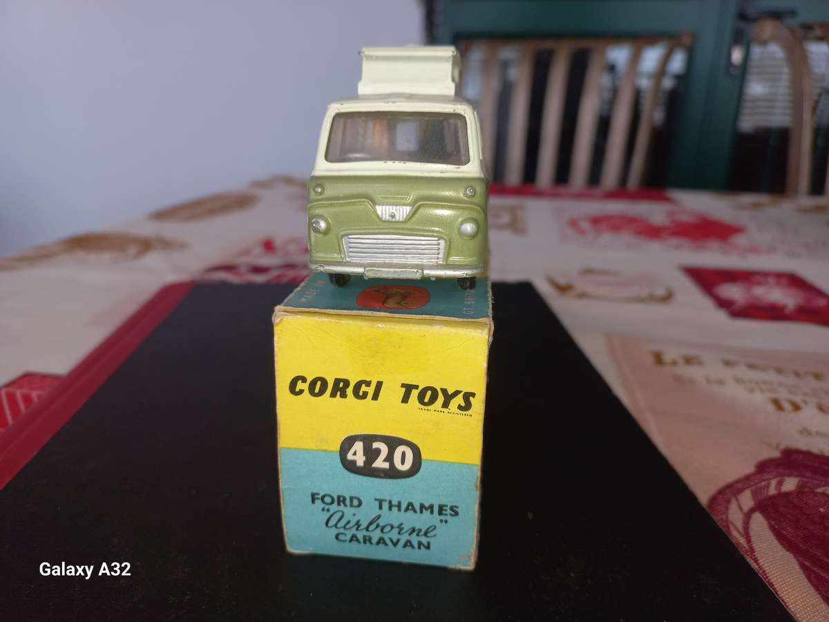 Corgi Ford Thames caravan