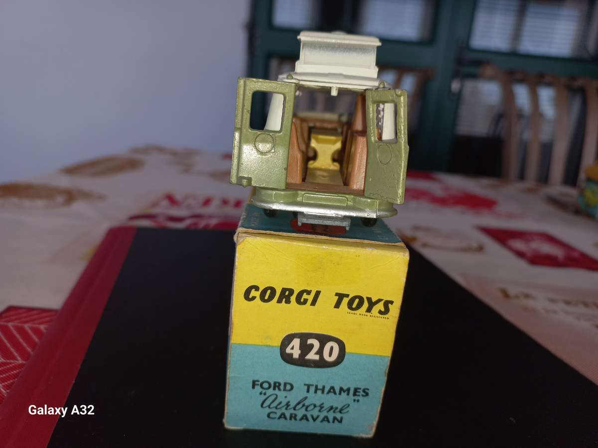 Corgi Ford Thames caravan