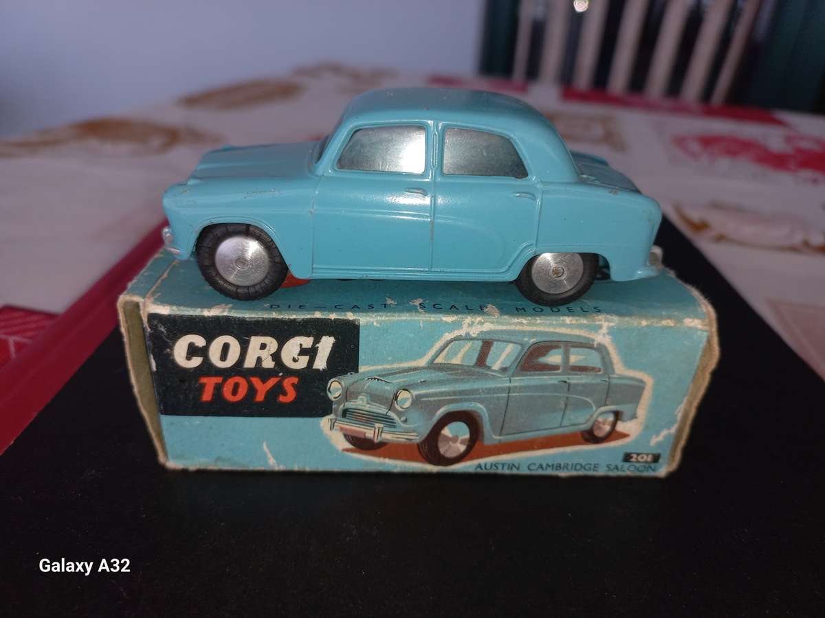 Corgi Austin Cambridge