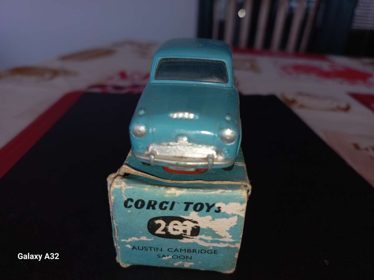 Corgi Austin Cambridge