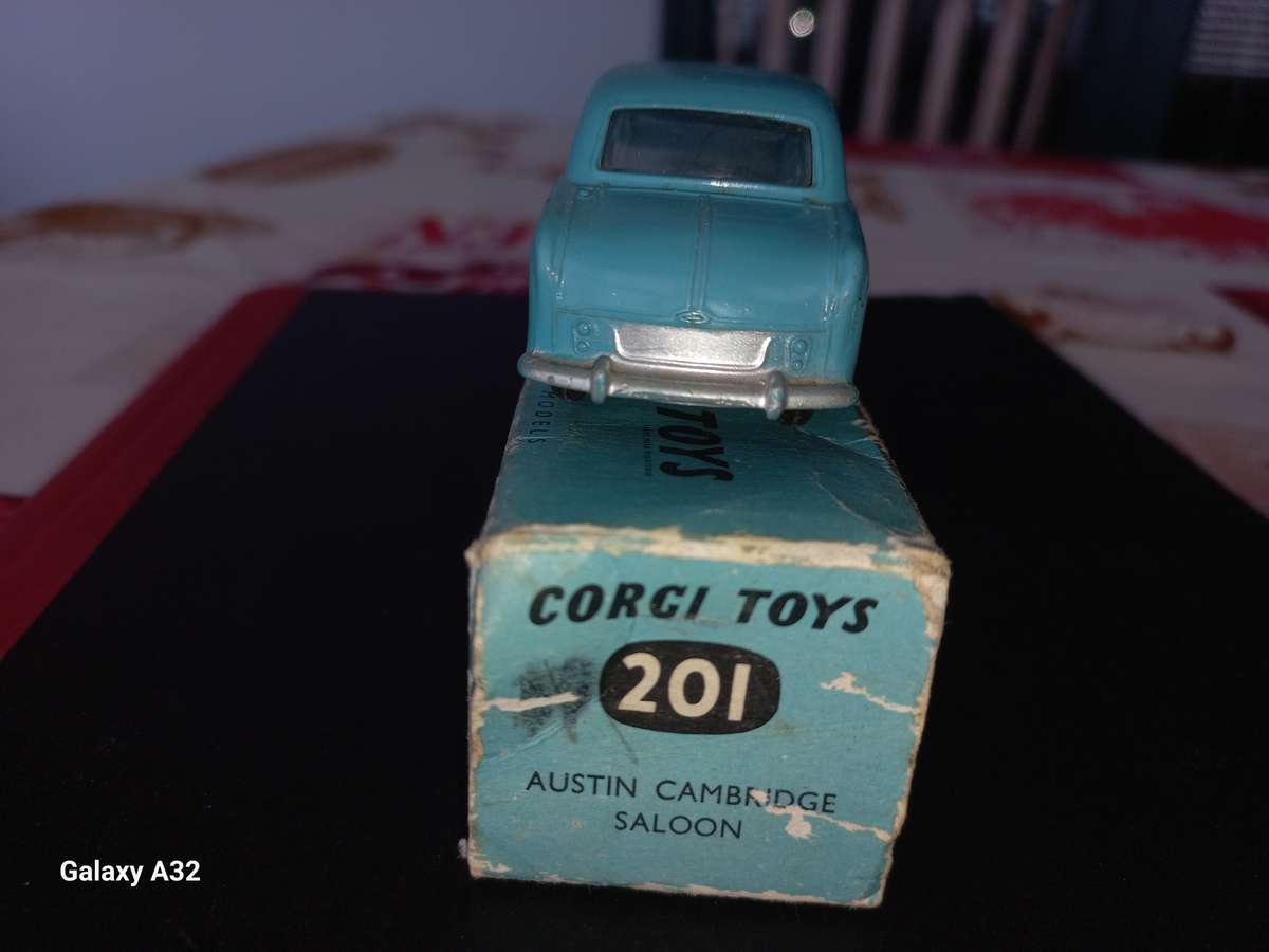 Corgi Austin Cambridge