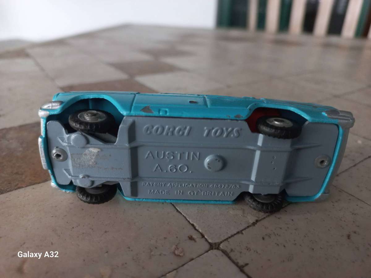 Corgi Austin A30