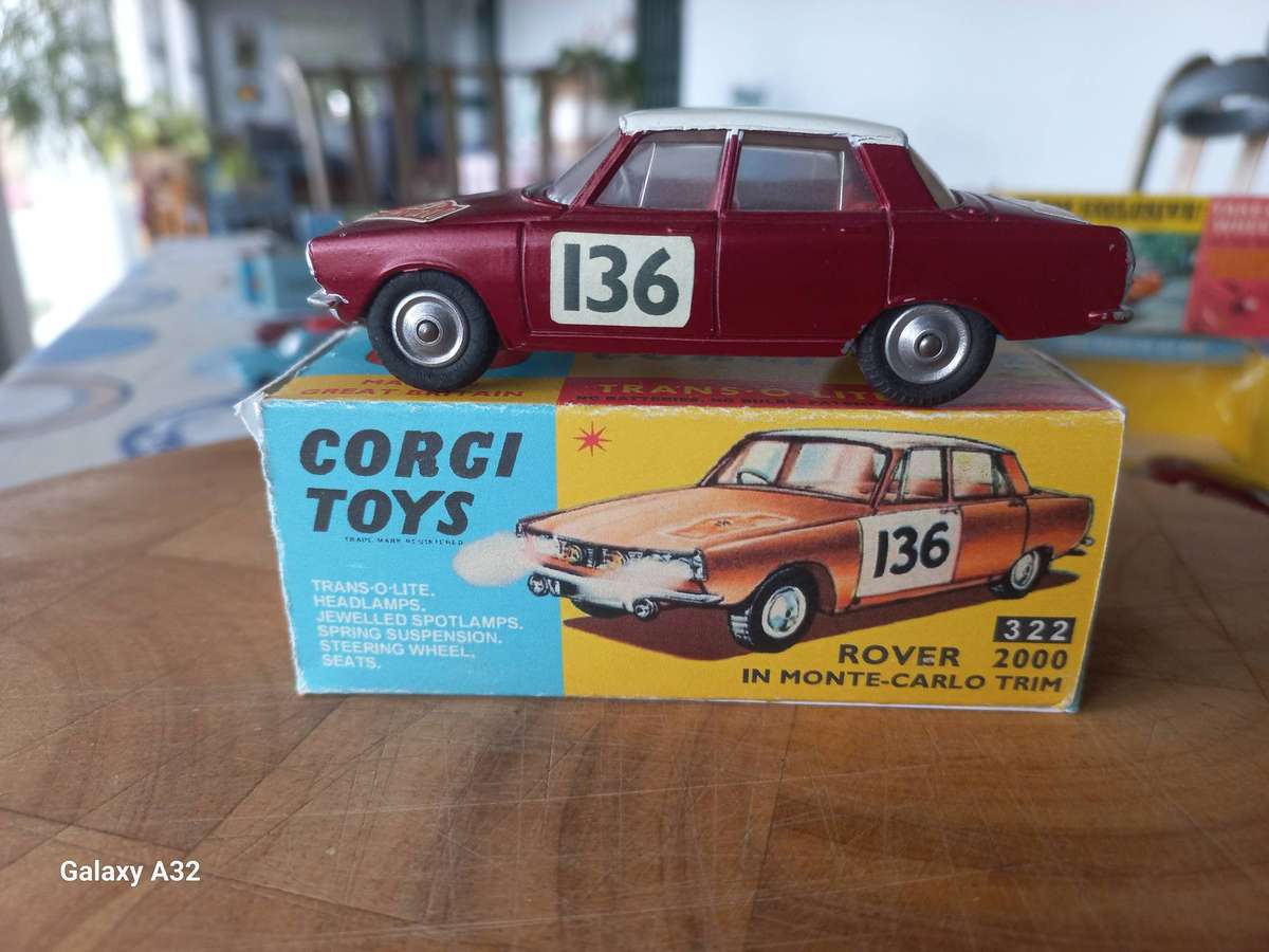 Corgi Rover 2000