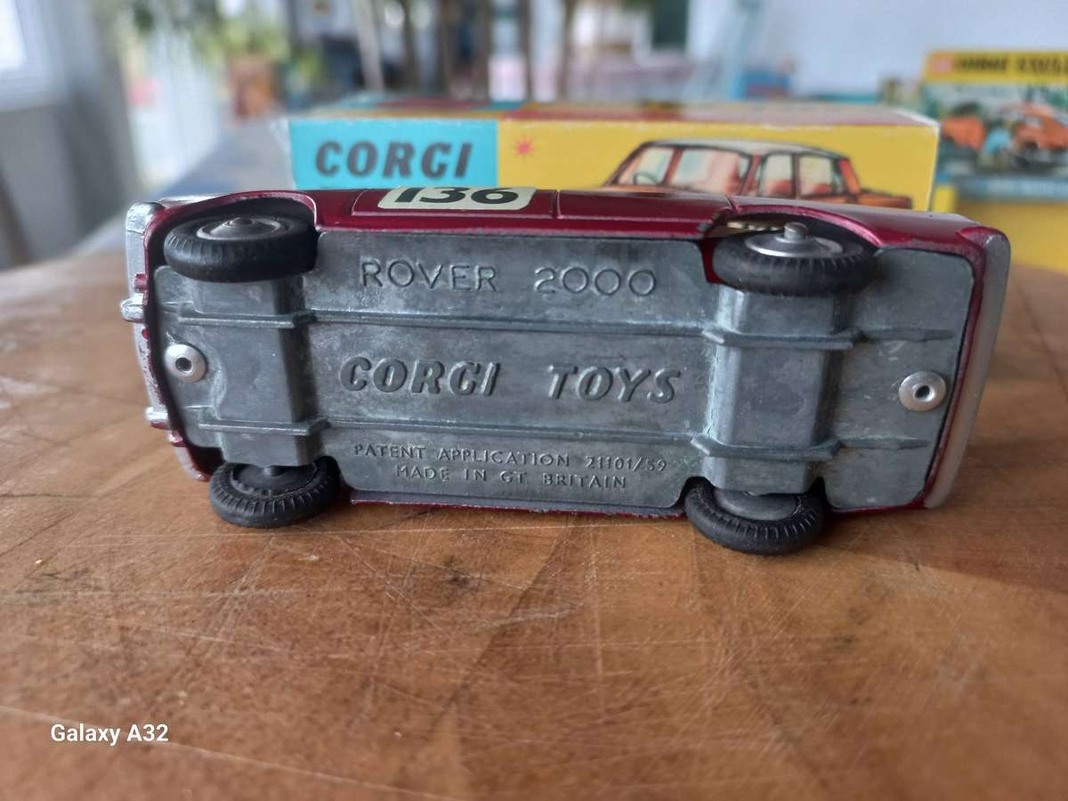 Corgi Rover 2000
