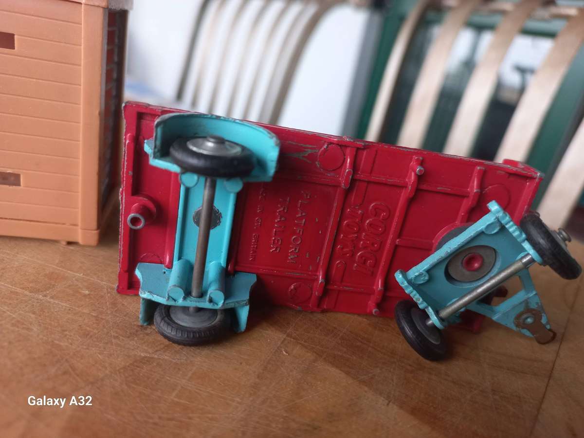 Corgi chipperfield circus platform trailer
