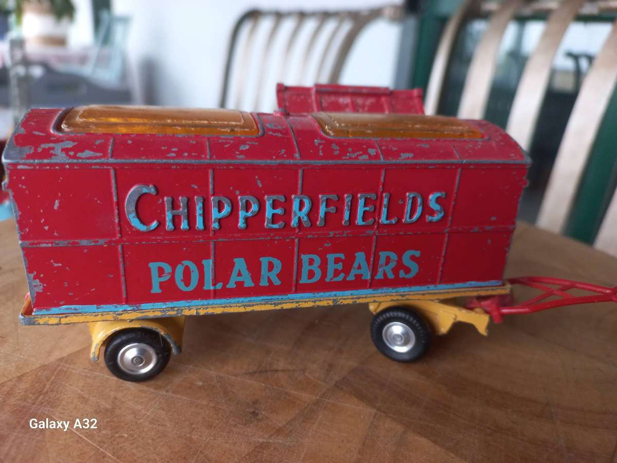 Corgi chipperfield circus animal cage trailer