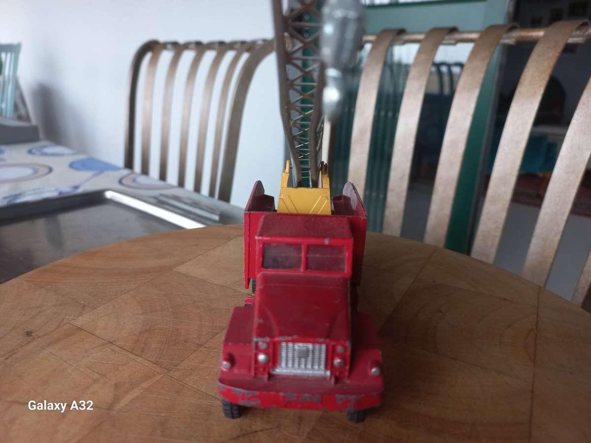 Corgi chipperfield circus crane truck