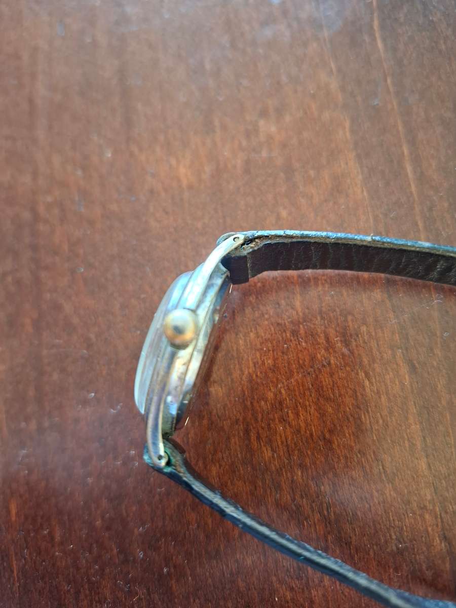 Vintage Lunesa Watch(Faulty)