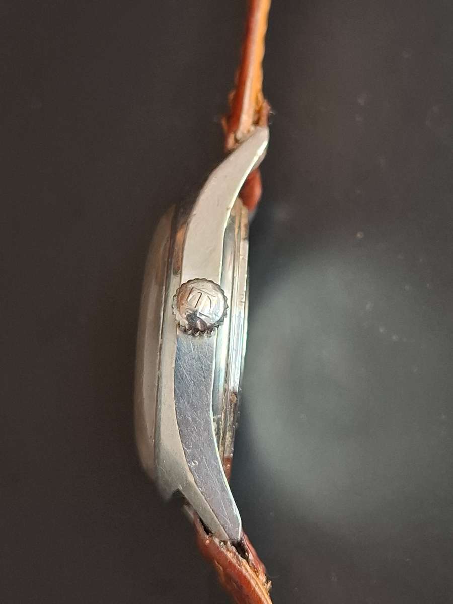 Broken Tissot Watch (Faulty)