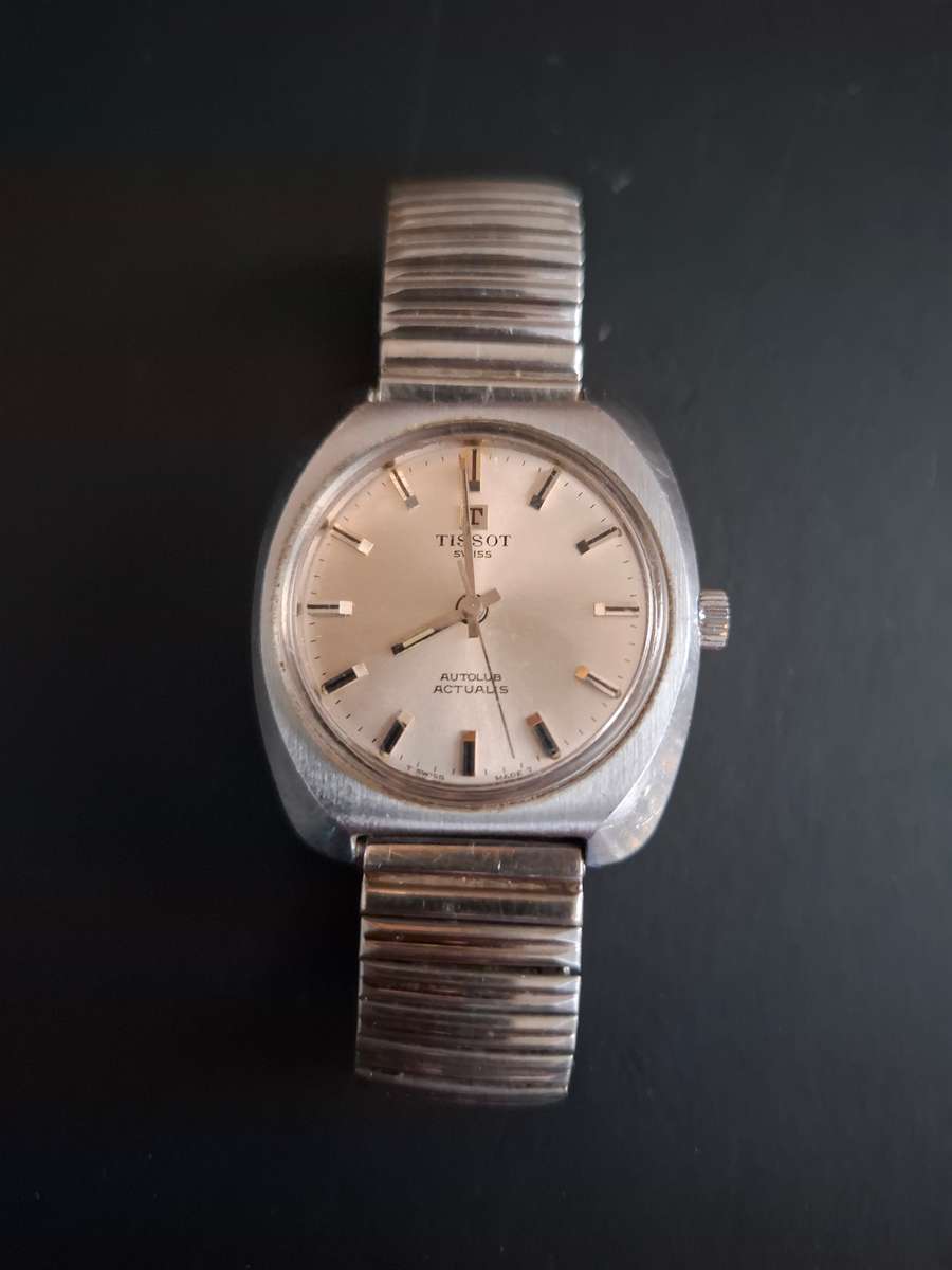Vintage Tissot Watch (BROKEN)