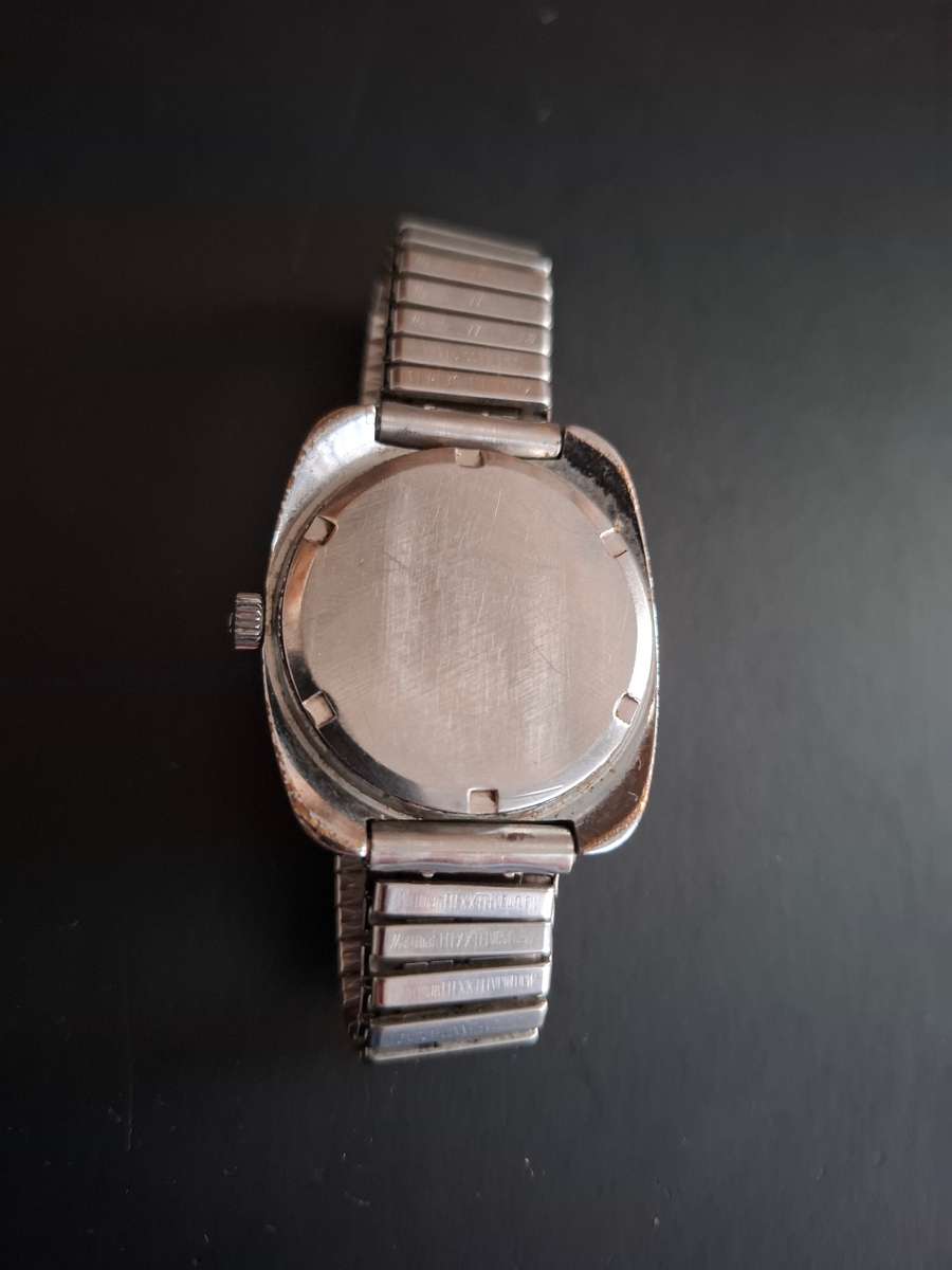 Vintage Tissot Watch (BROKEN)