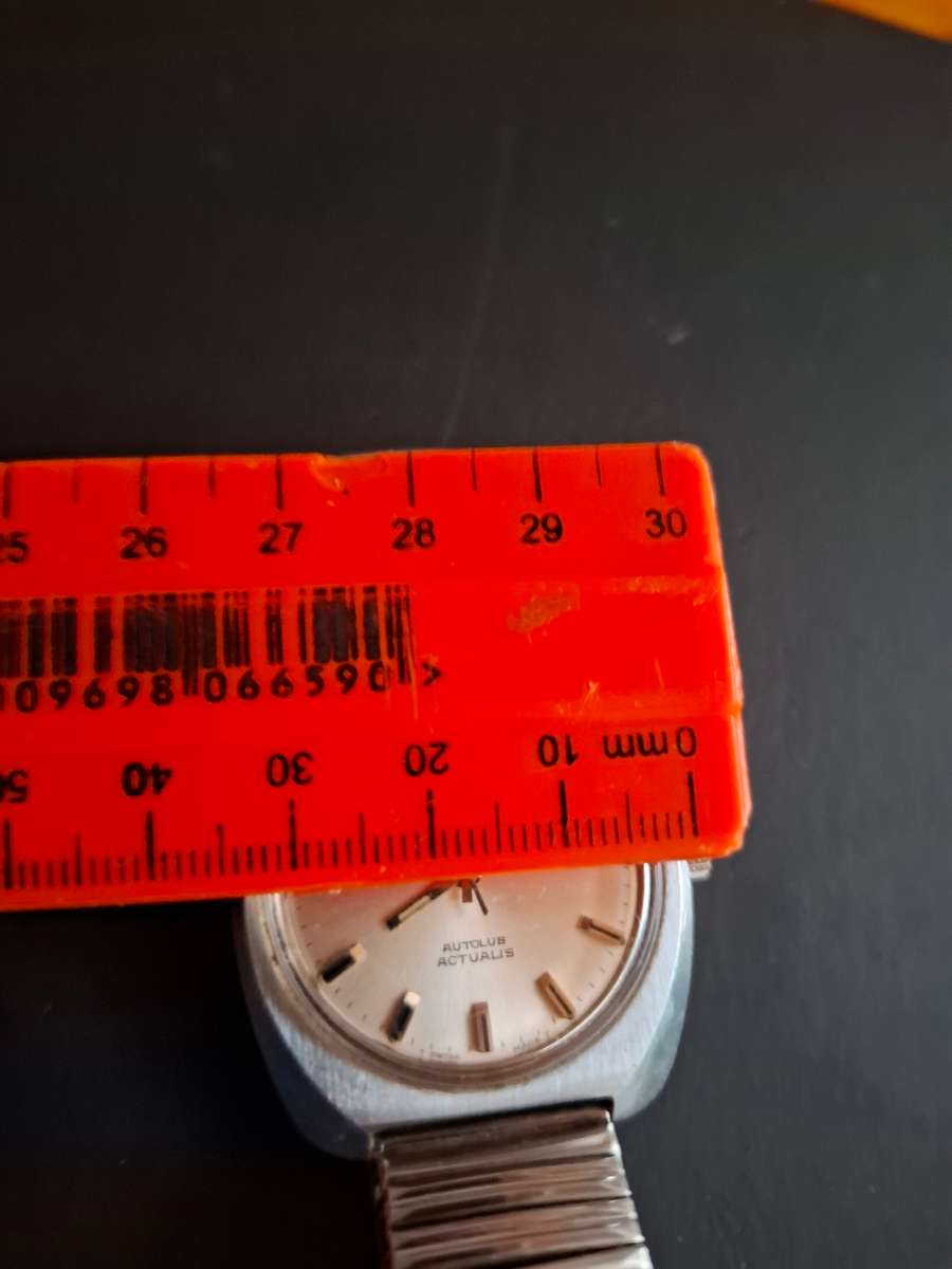 Vintage Tissot Watch (BROKEN)