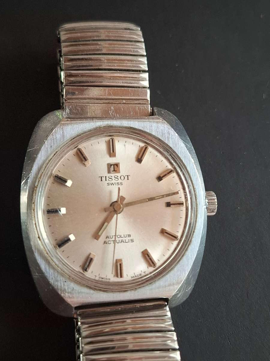 Vintage Tissot Watch (BROKEN)