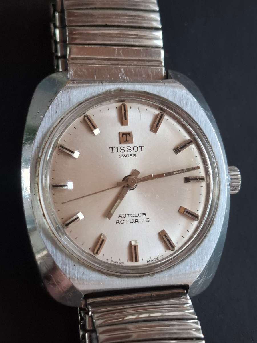 Vintage Tissot Watch (BROKEN)