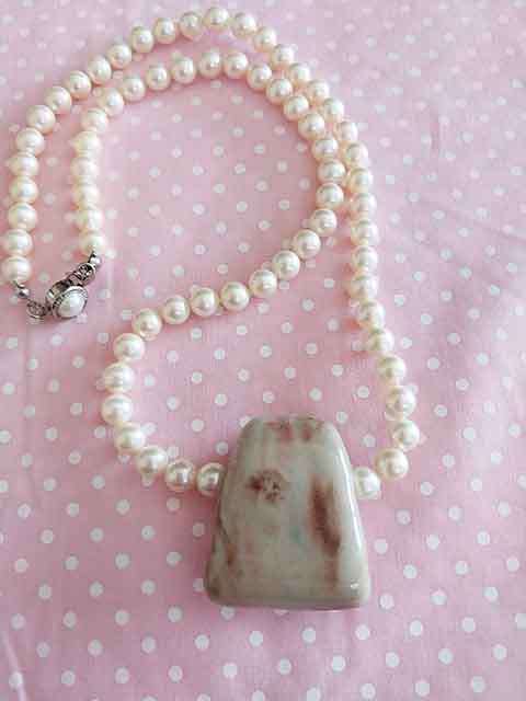 Necklace, Cream Shell Pearls+Semi-Precious Pendant, Nickel Findings, Box Clasp +Faux Pearl, 46cm