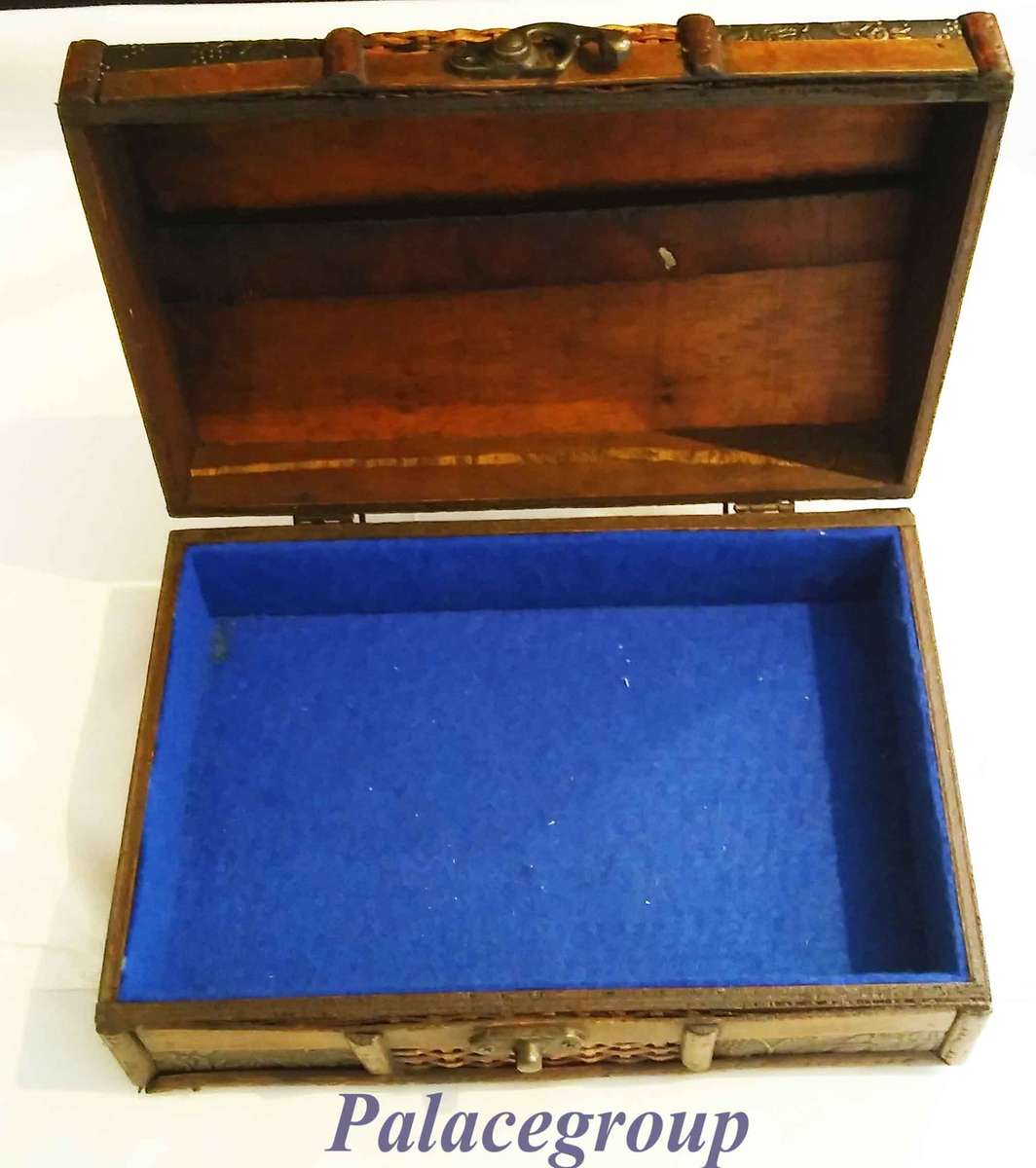 Wooden Jewellery Box, Size 22.5cm x 16cm x 9cm, Weight 300gm, See Photo's For More Info