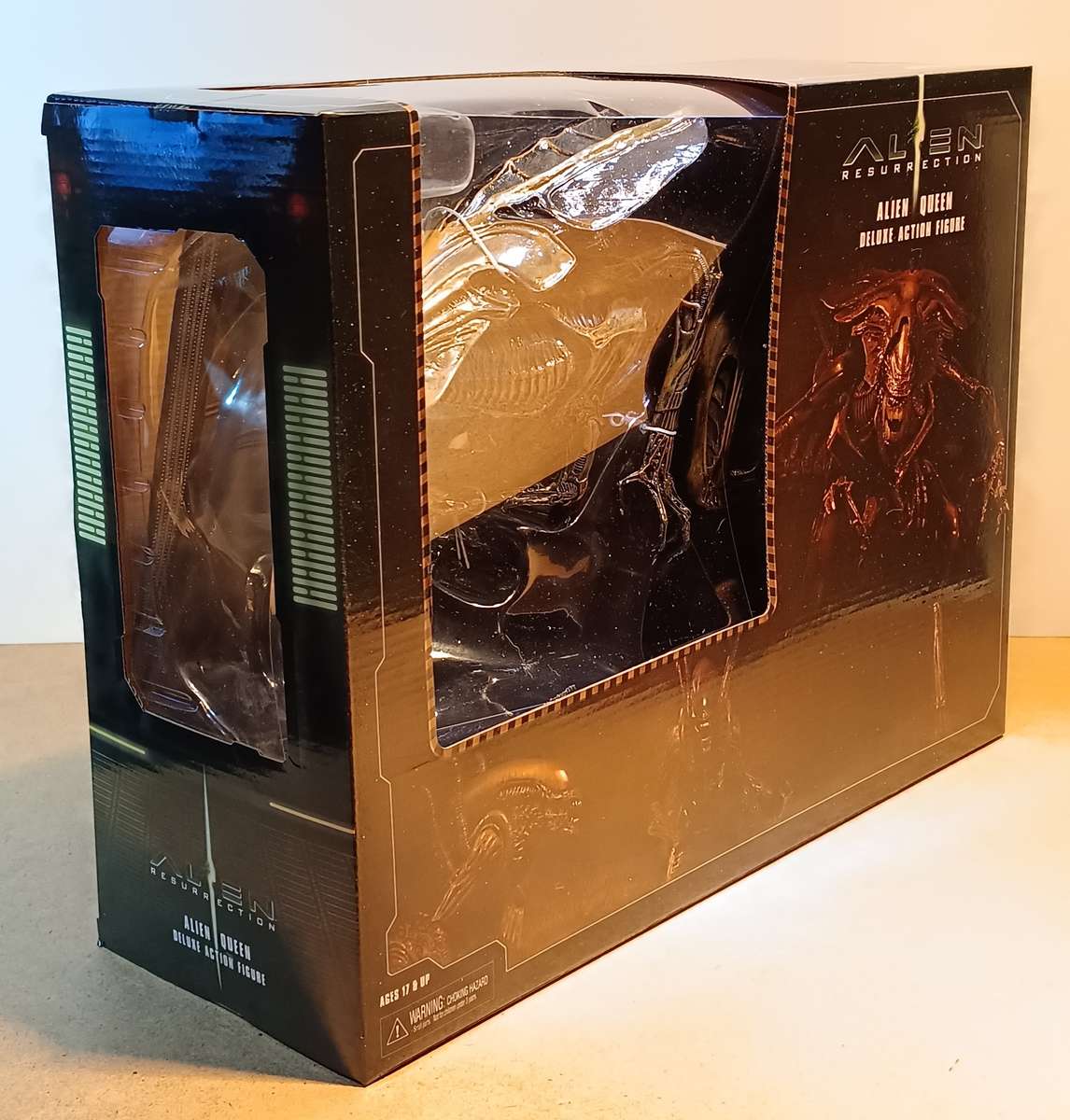 NECA Alien Resurrection Deluxe Alien Queen Action Figure - BRAND NEW - Sealed in Packaging