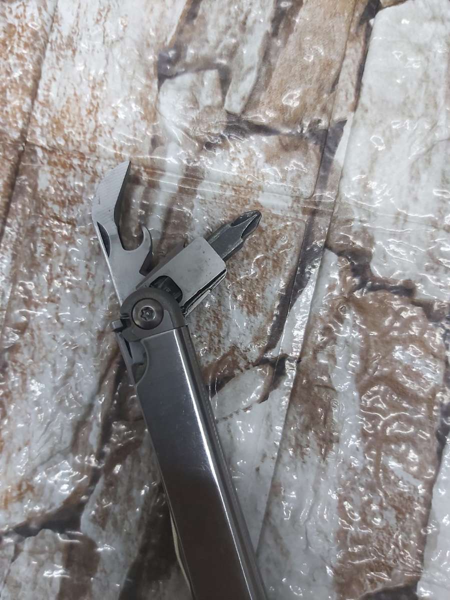 LEATHERMAN WAVE+ SILVER--GREAT BUY