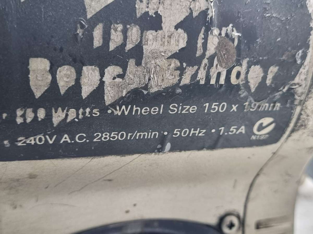 BENCH GRINDER 250W W150MM X 19MM ---PRICED TO GO