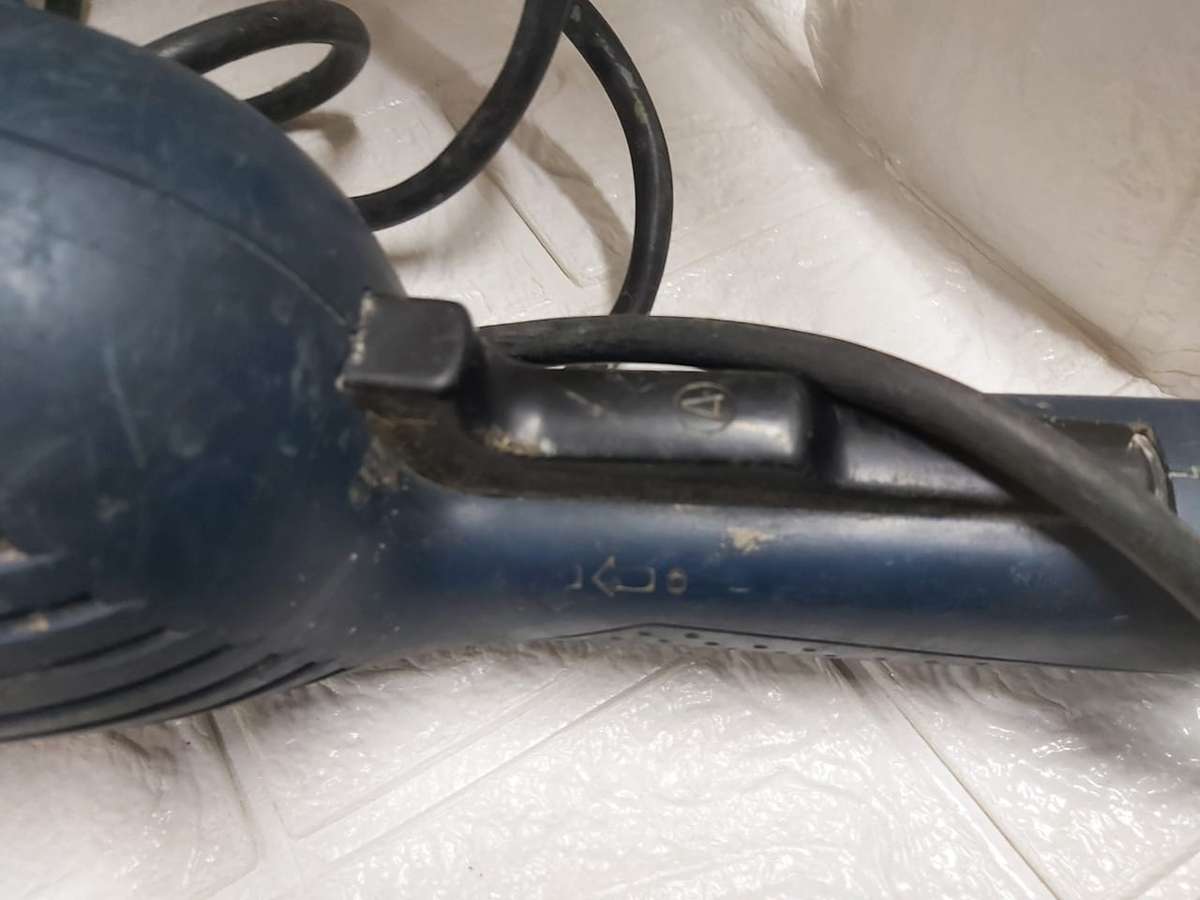 BOSCH GWS-22-230 ANGLE GRINDER --PROFESSIONAL RANGE