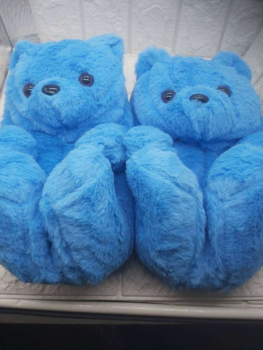 ONE SIZE FITS ALL ----FUZZY COMFY BEARS SLIPPERS BLUE