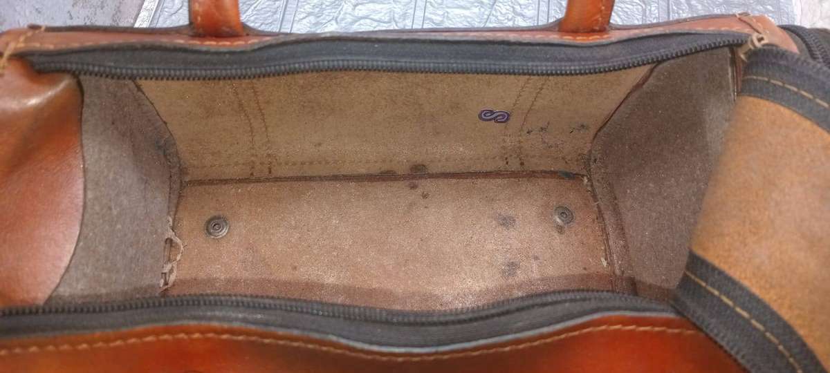 HAND CRAFTED BEATNIX GENIUNE LEATHER BAG (SOUTH AFRICA)