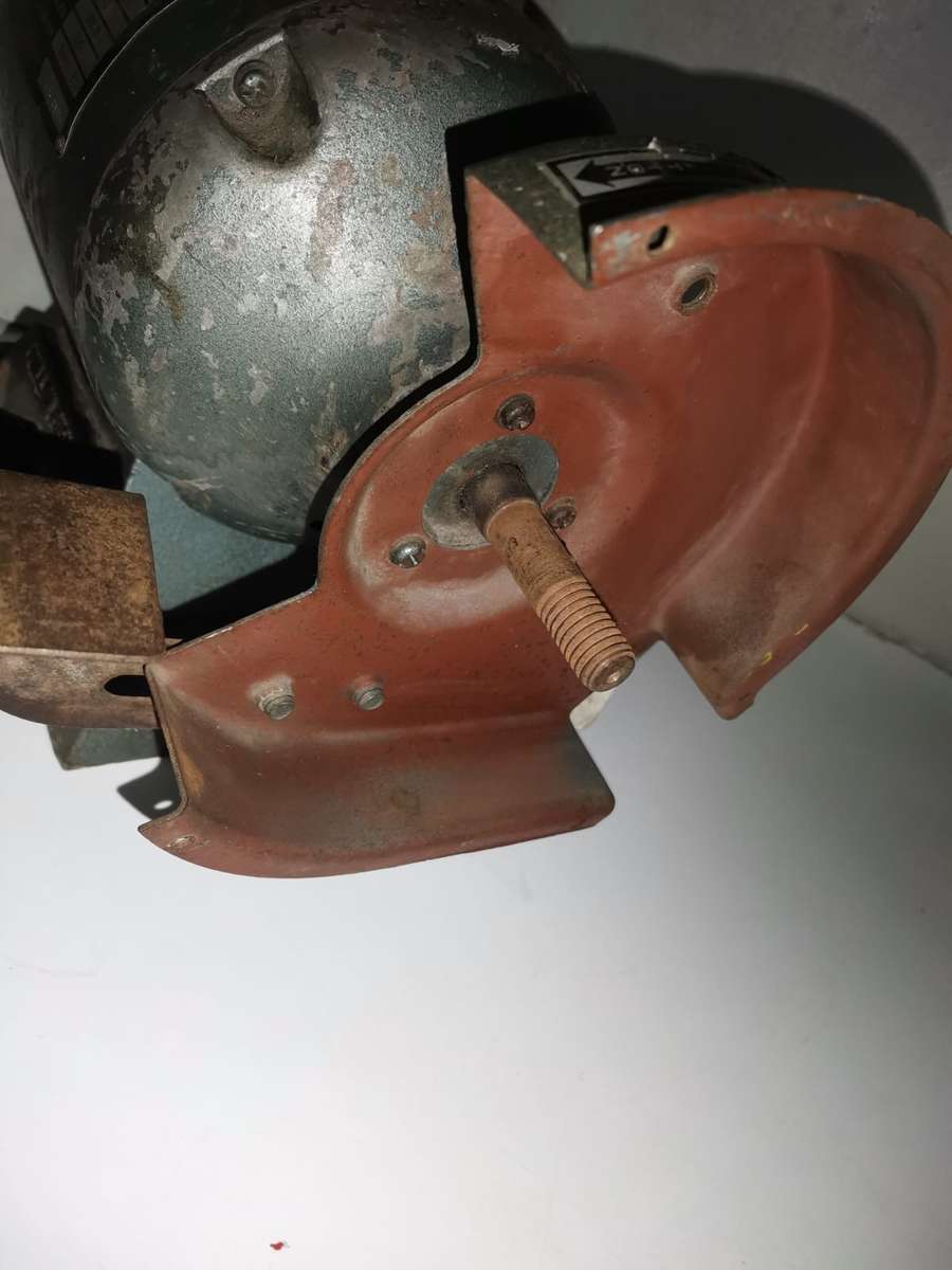 ELEPHANT BENCH HEAVY DUTY BALL BEARING--- A MUST HAVE