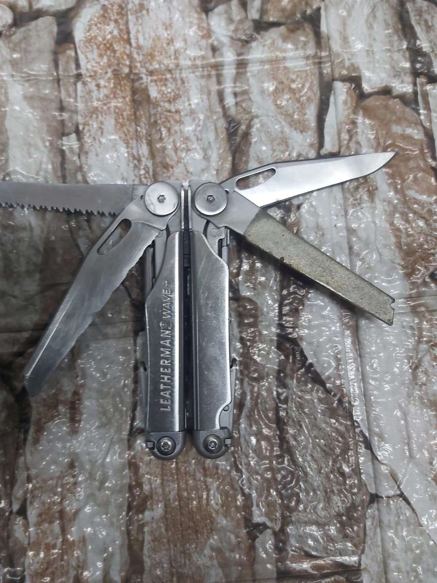 LEATHERMAN WAVE+ SILVER--GREAT BUY