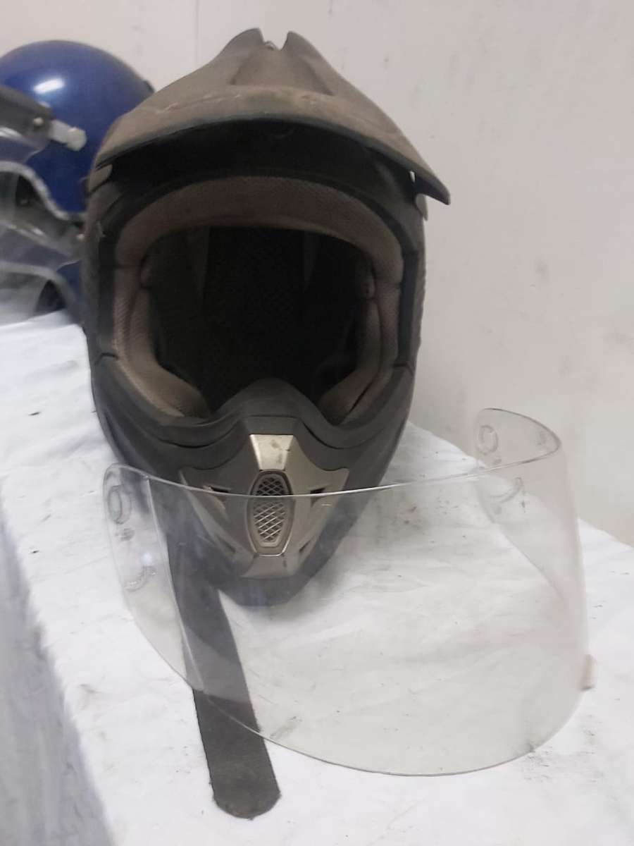 MOTORBIKE HELMET BLACK WITH VISOR