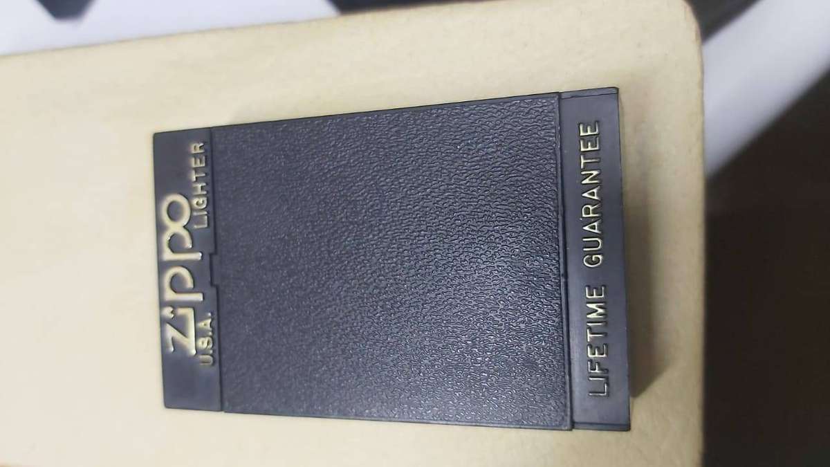 ZIPPO USA LIGHTER WITH CASE AND MANUAL-- COLLECTORS DREAM