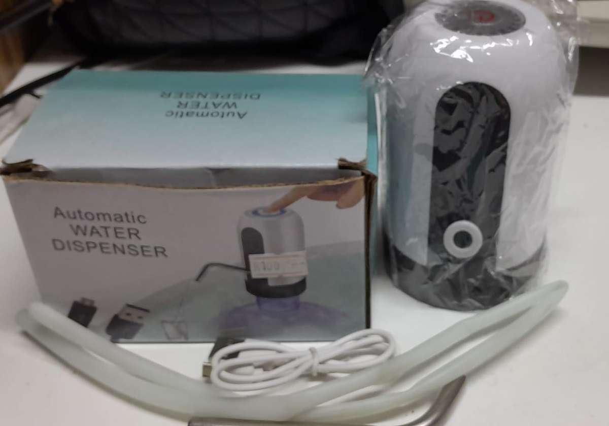 AUTOMATIC WATER DISPENSER