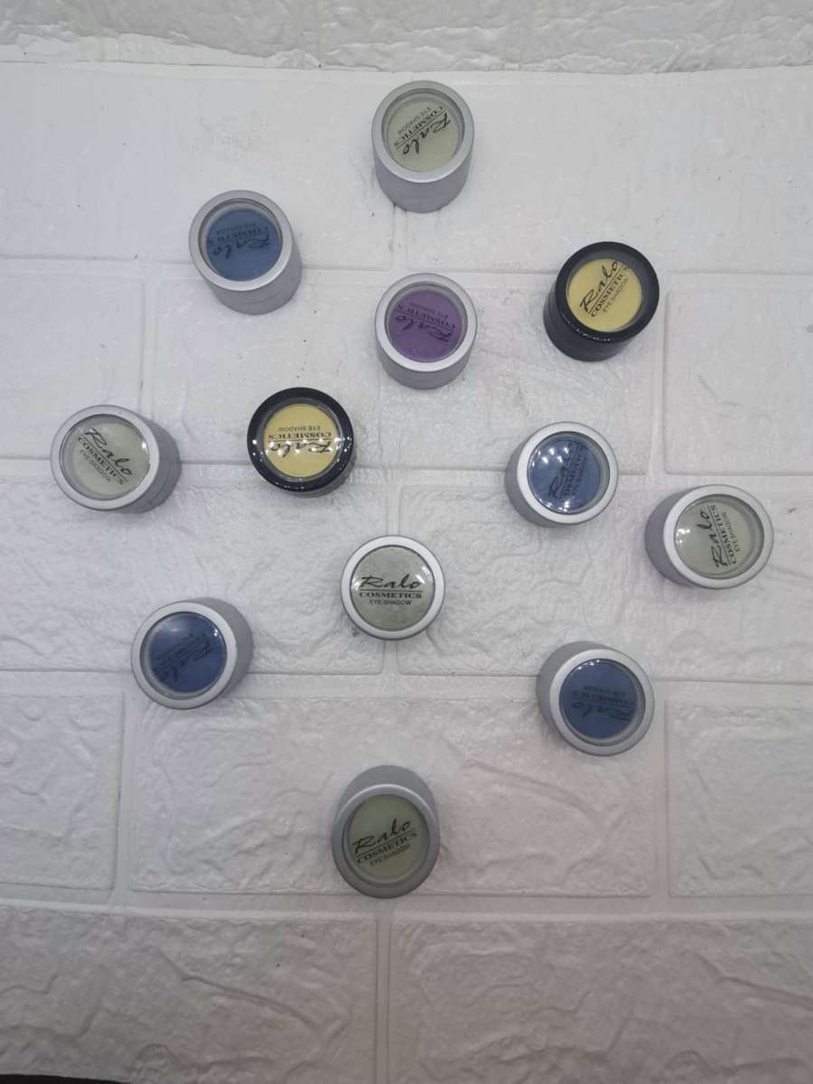 RALO EYESHADOW BULK 31 PCS ASSORTED---MAKEUP