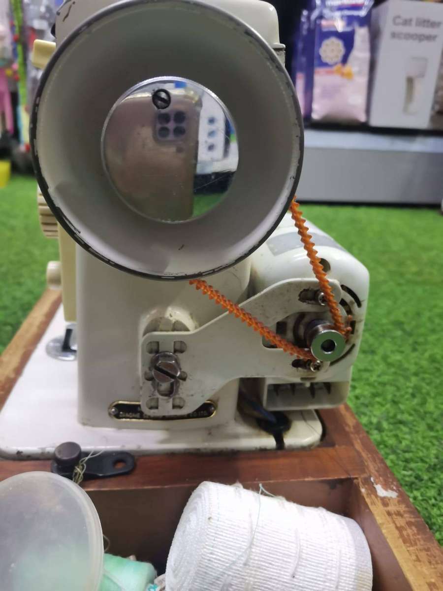 JANOME SEWING MACHINE WITH WOODEN BOX-HOLDER